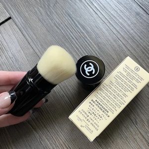 CHANEL MAKEUP BRUSH